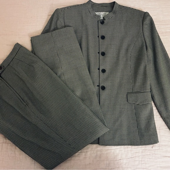 Larry Levine Pants - ❤️ Vintage size6 (Larry Levine) full piece suit